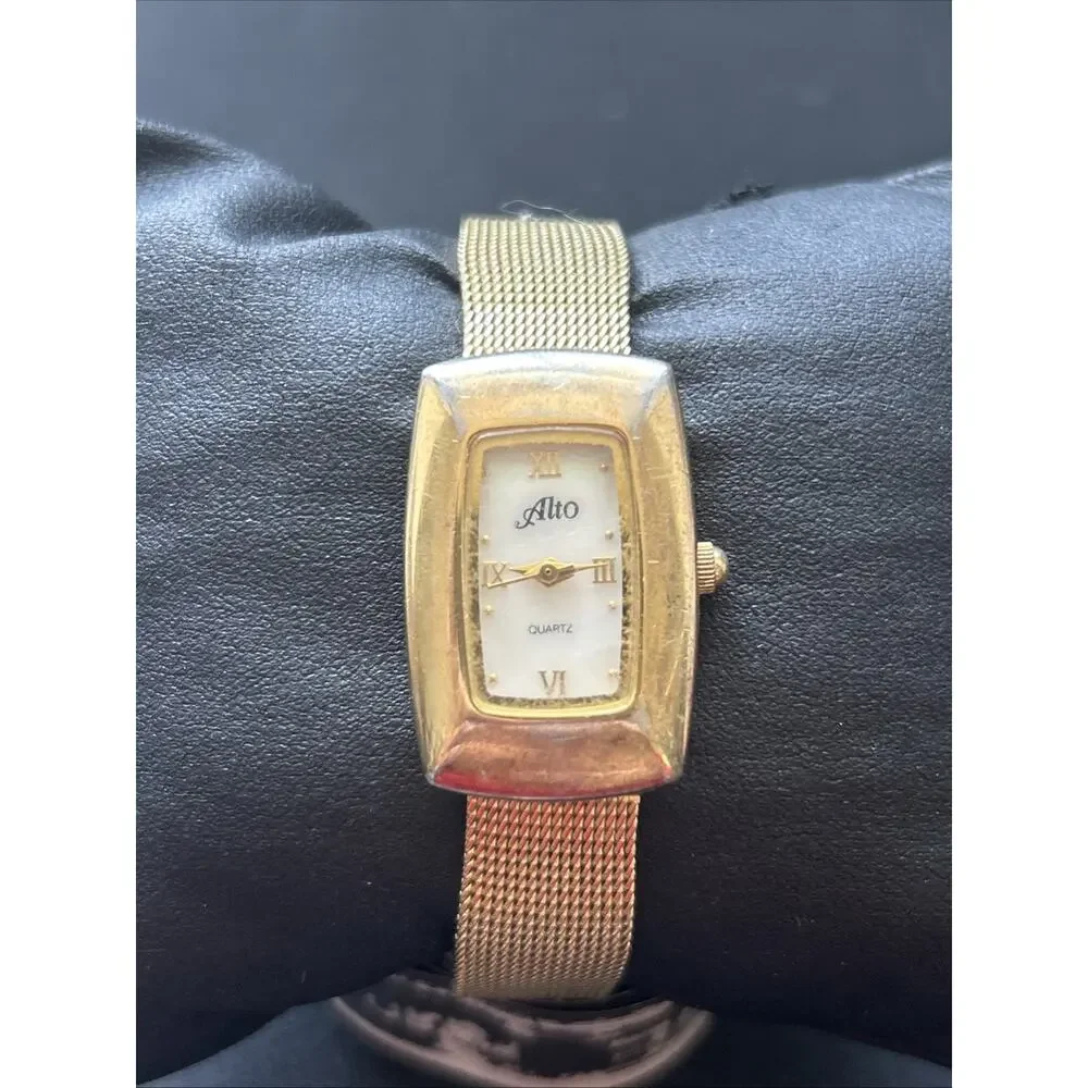 Alto Gold Tone Stretch Band Women’s Quartz Watch
